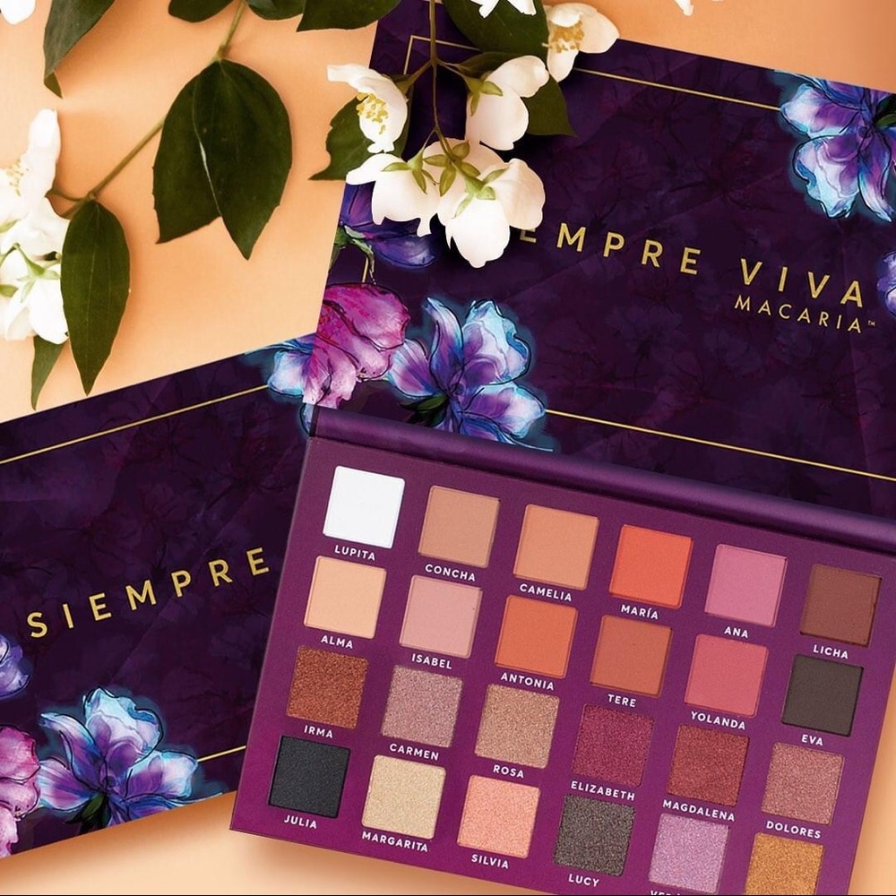 🌸Eyeshadow Palette 24 shades shimmers and matte🌸